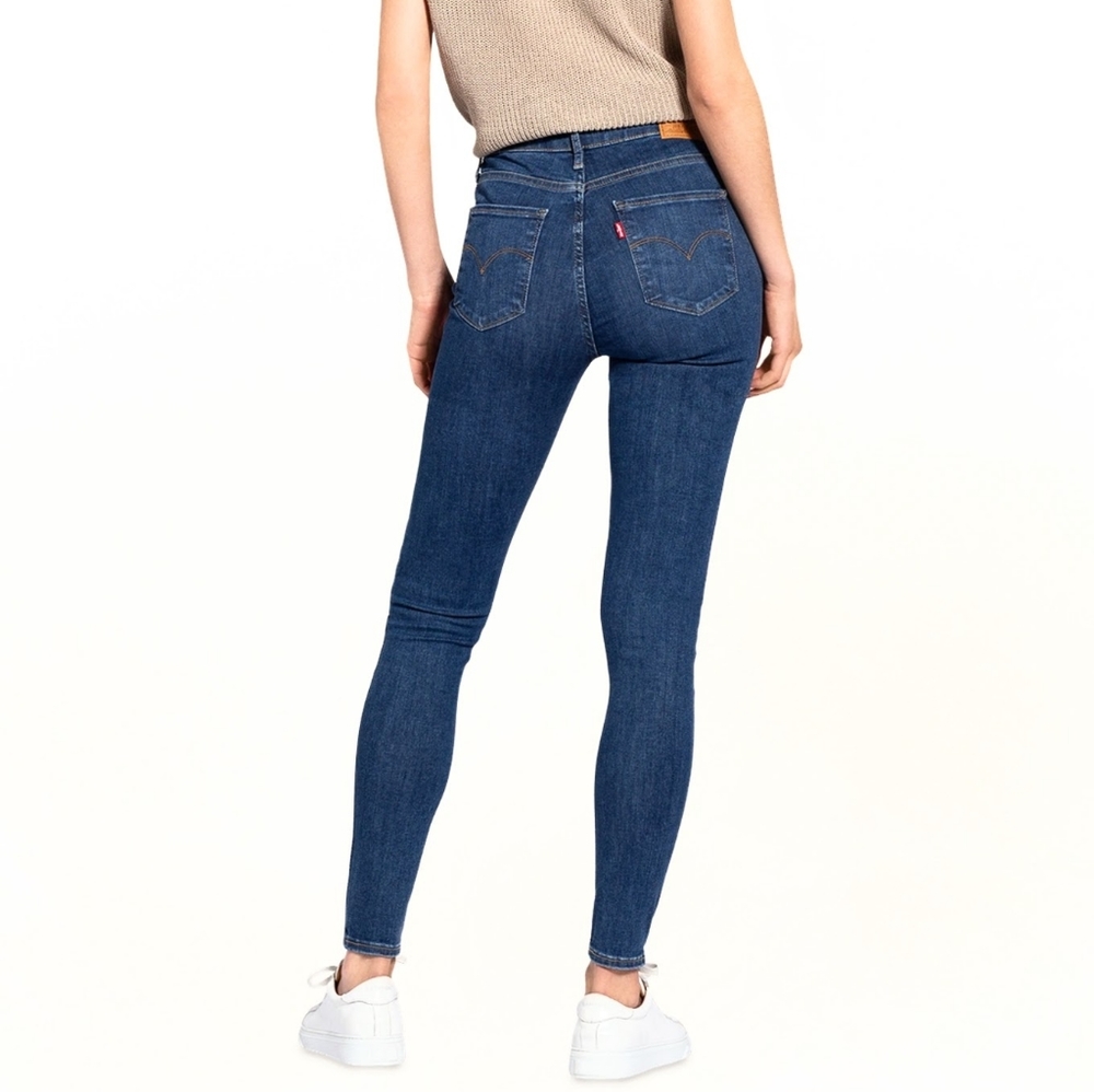 *NWOTs* Levi's 720 High-Rise Super Skinny Jeans. Size 26x30 - Picture 12 of 13